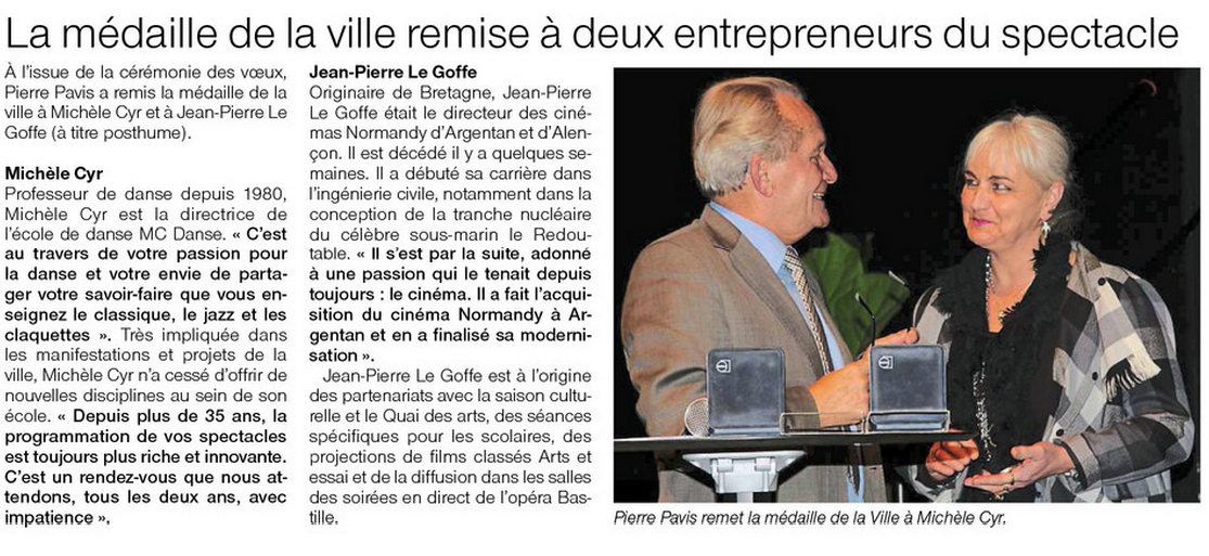 Extrait du Ouest France du 15 janvier 2015. Remise de la médaille de la ville d'Argentan à Michèle CYR